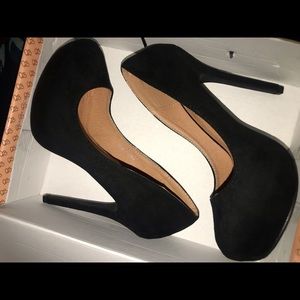 New black heels
